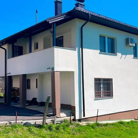 House Luke Tarcin
